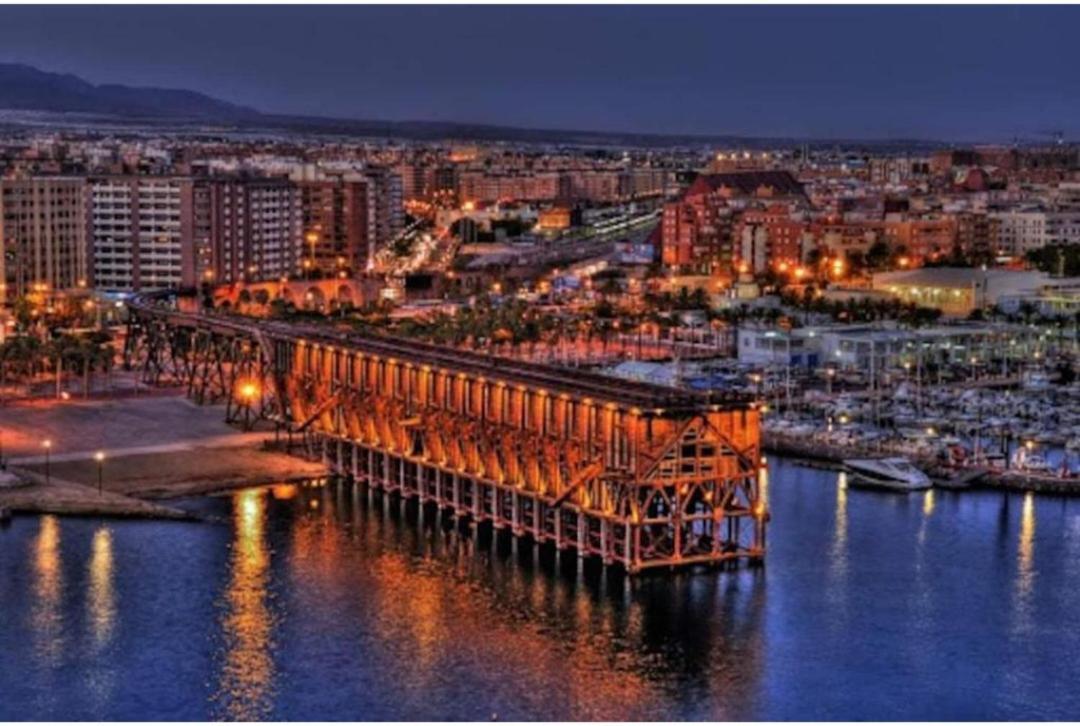 Ferienwohnung Piso Museo Del Realismo - Catedral - Alcazaba Con Parking Gratis - Super Wifi Almería Exterior foto